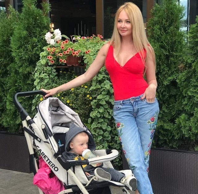 Дарья Пынзарь: Снимаем номер в гостинице и забываем, что родители