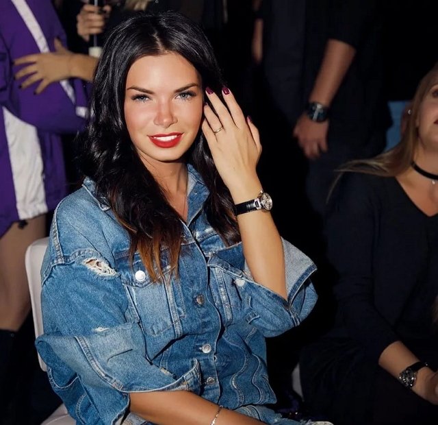 Телезрители обвиняют Катю Жужу в распутстве