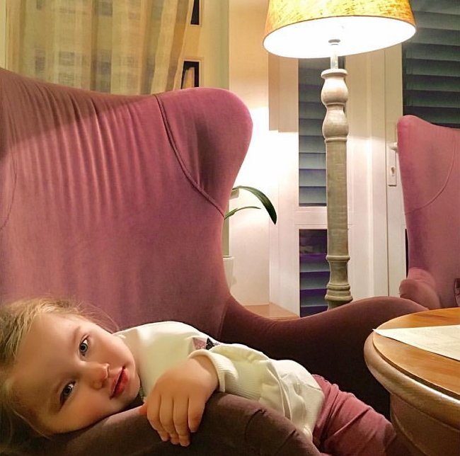 Элина Карякина в ужасе от нового друга дочери