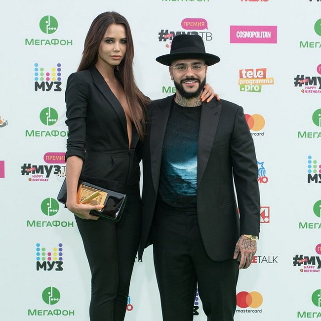 Тимати не «герой романа» для Виктории Романец