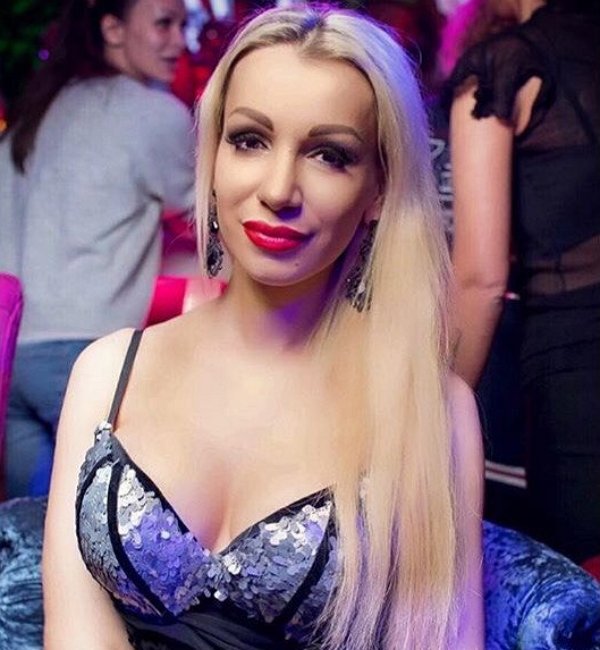 Катя Король задумалась о новой татуировке