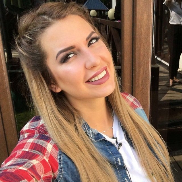 Мнение: Не жмет ли Донцовой корона?