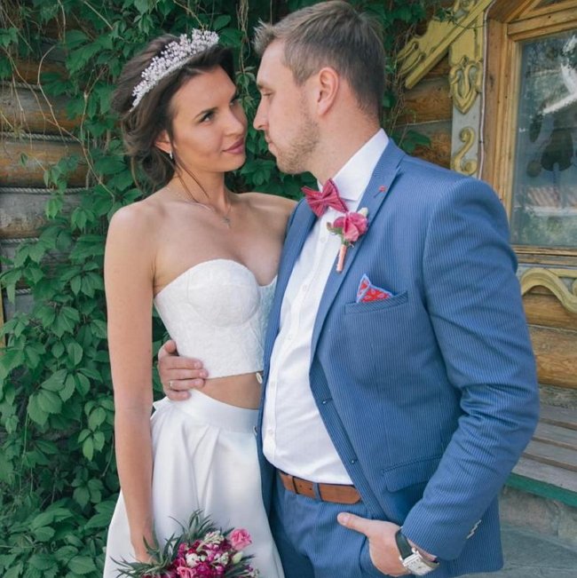 Элла Суханова подала документы на развод