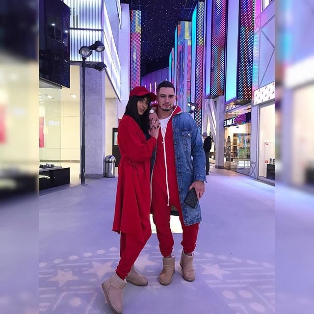 Подписчики шокированы нарядами Фрост и Саленко