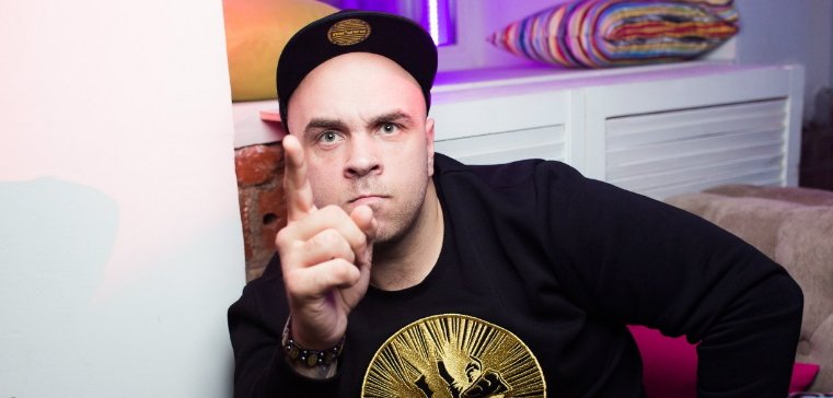 Глеб Жемчугов протаранил сразу несколько машин