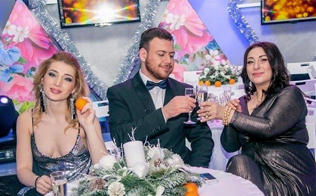 Мнение: Вот вам и «благородное семейство»