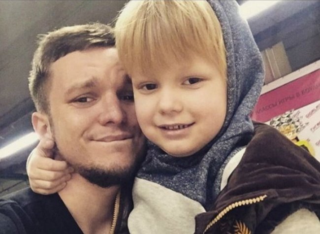 Антона Гусева не пустили в дом к родному сыну