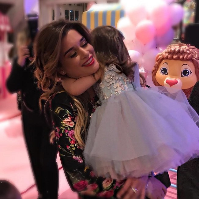 Фото с детского праздника Теоны Омаровой