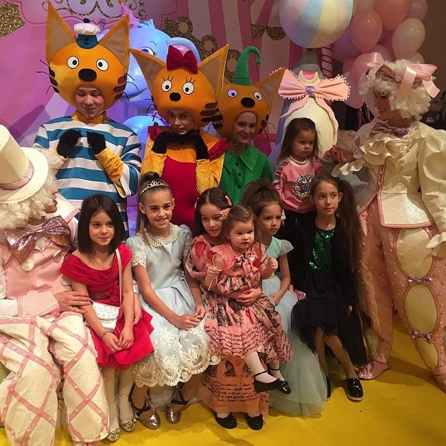 Фото с детского праздника Теоны Омаровой