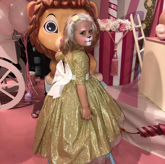 Фото с детского праздника Теоны Омаровой