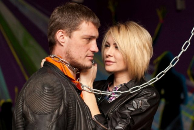 Элина Карякина хочет посадить отца своей дочери за решетку?