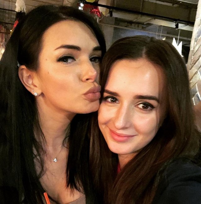 Ксения Бородина окончательно удалила из друзей Катю Жужу