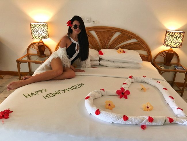 Подписчики обсуждают свадьбу Кати Жужи