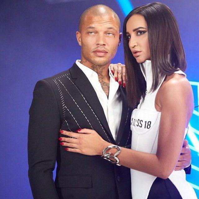 Из блога Редакции: Ольга Бузова снялась в клипе с преступником!