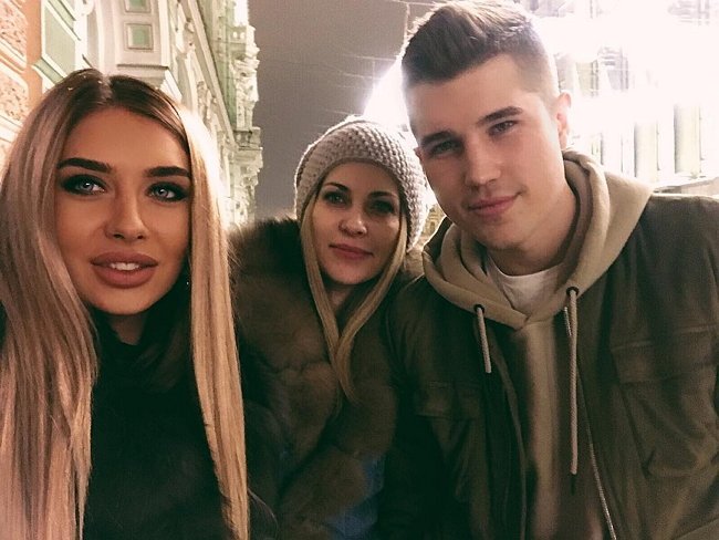 На Дом-2 приехала мама Романа Гриценко