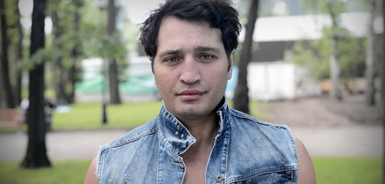 Рустам Калганов собирает деньги на суррогатную мать