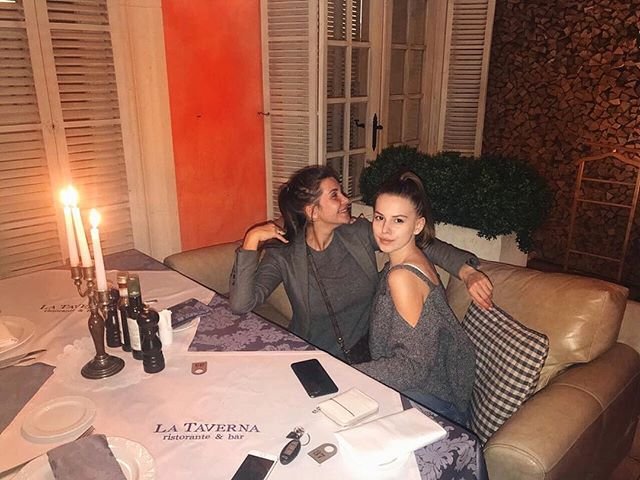 Александра Артёмова открывает свой магазин одежды