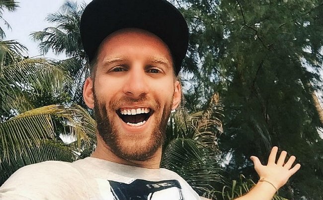 Зрители Дома-2 оценили вокал Артема Сороки