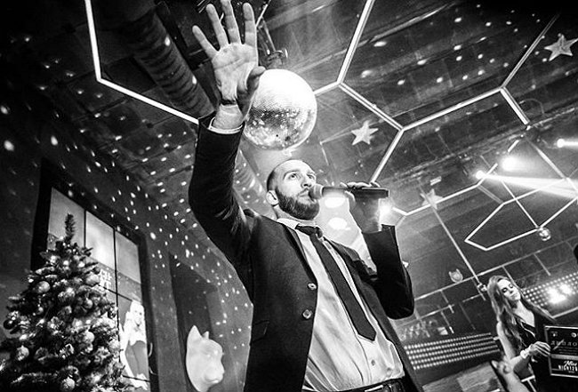 Зрители Дома-2 оценили вокал Артема Сороки