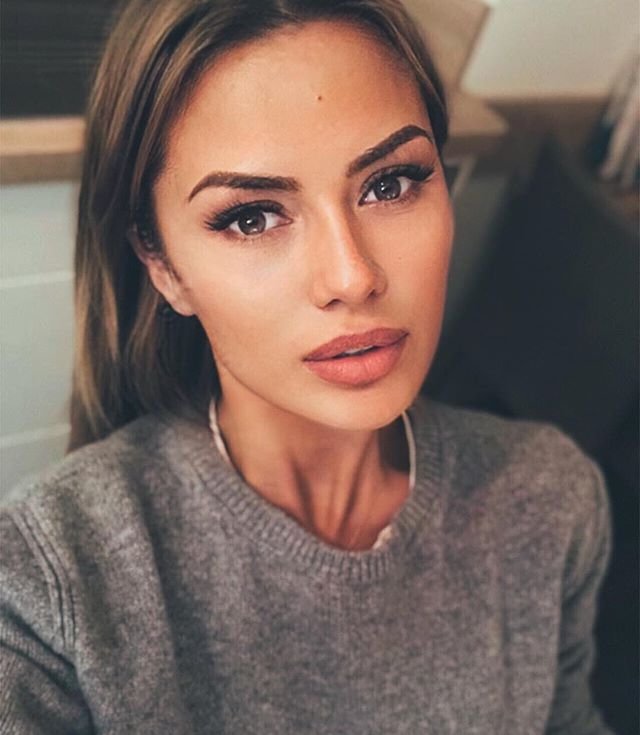 Фанаты советуют Виктории Боне завязывать с фотошопом
