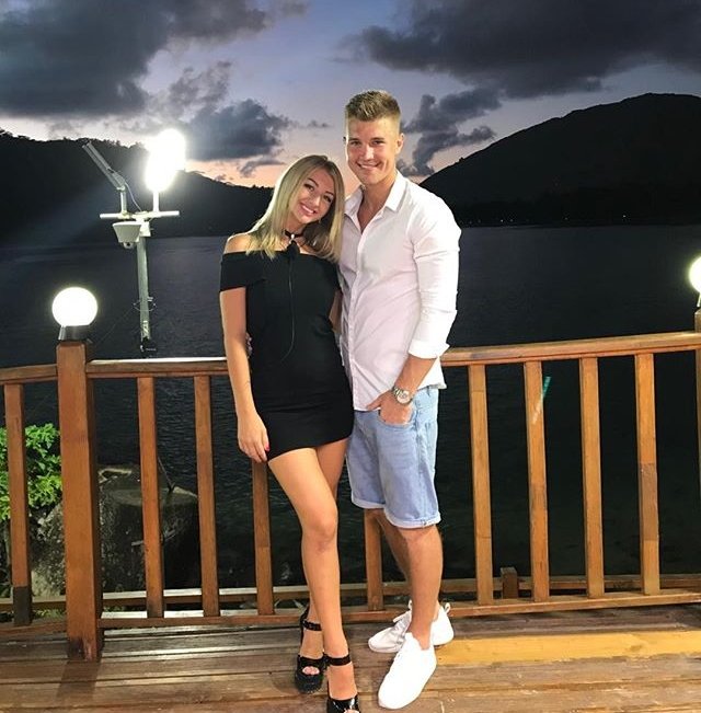 Мнение: У Марго все мысли о замужестве?