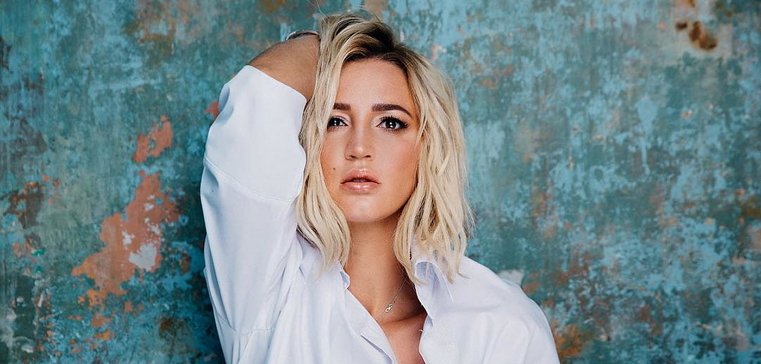 Ольга Бузова публично позорит супругу Дмитрия Тарасова