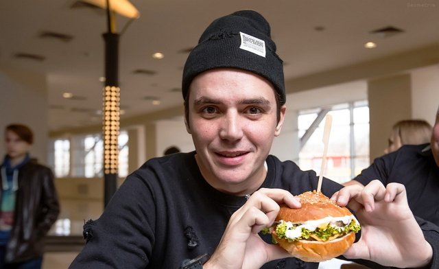 Евгений Кузин мечтает о большой семье