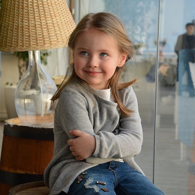 Саша Задойнова отказывается общаться со сверстниками