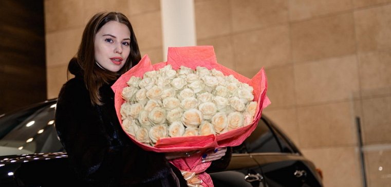 Евгений Кузин подарил своей жене шикарное авто