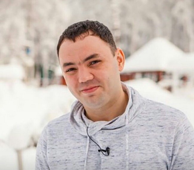 Александру Гобозову невыгодно разводиться с женой?