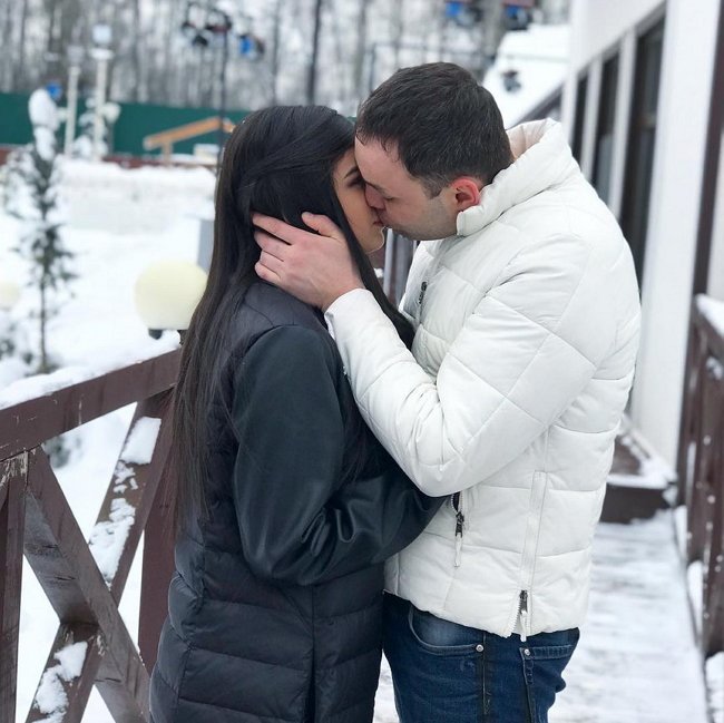 Гобозов: Я не буду валяться у неё в ногах