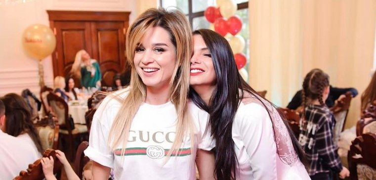 Катя Жужа издевается над Ксенией Бородиной