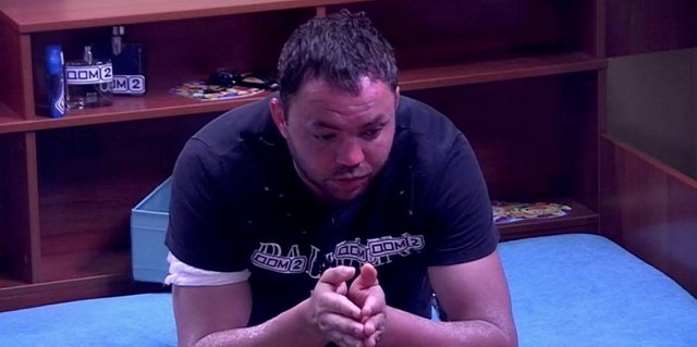 Александр  Гобозов пошел против родной мамы