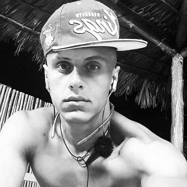 Антон Шоки: Ей скучно, а мне больно