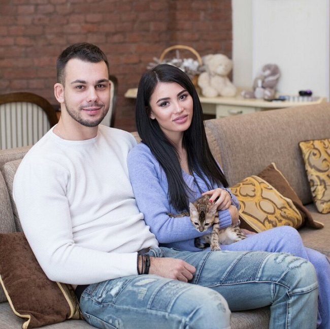 Журнал «Дом-2» побывал в гостях у Четрару и Захарьяша