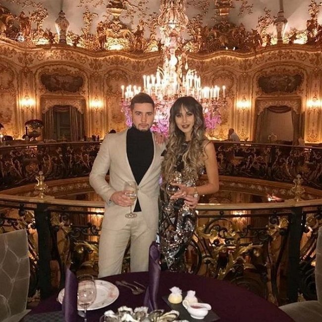 Лера Фрост: У нас месяц на раздумья