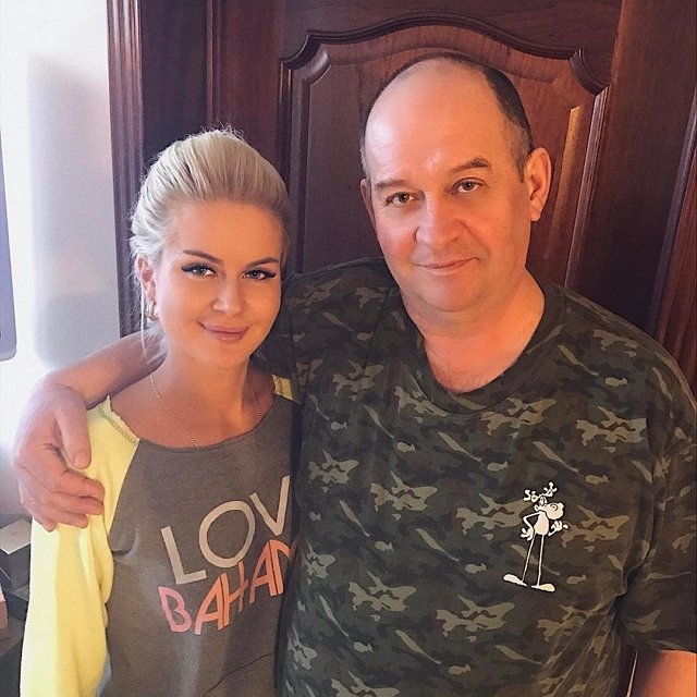 Отца Марины Африкантовой положили в реанимацию