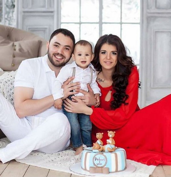 Ольга Жарикова: Саша начал собирать бумаги