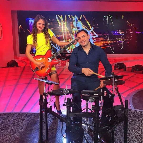 Ольга Жарикова: Саша начал собирать бумаги