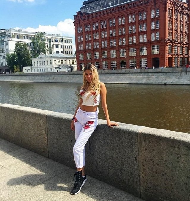 Мария Цигаль разобрала гардероб Майи Донцовой