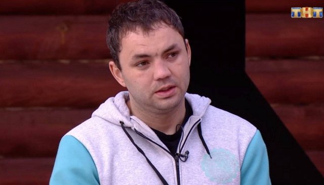 Алиана Устиненко просит поддержать супруга в свадебном конкурсе с другой