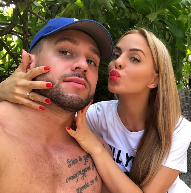 Юлия Ефременкова: Я по-прежнему ношу его кольцо