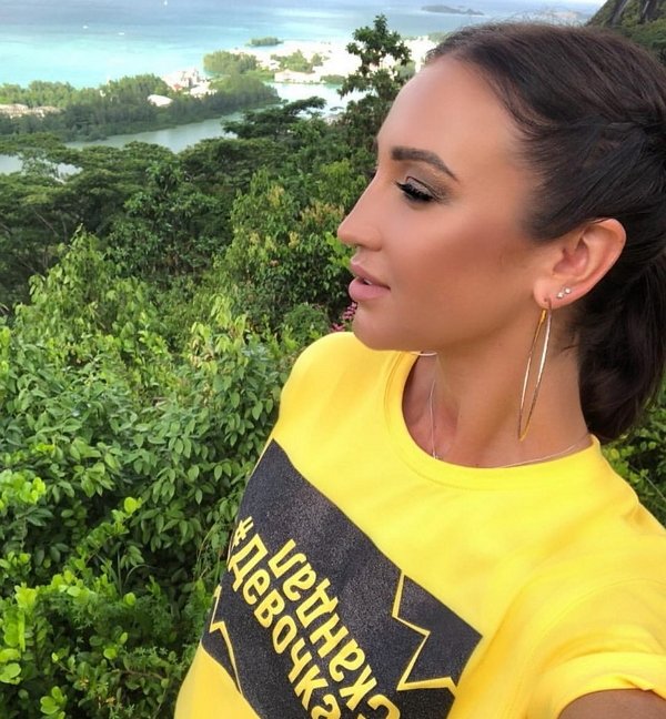 Ольга Бузова обнажилась для прощального фото с Сейшелами