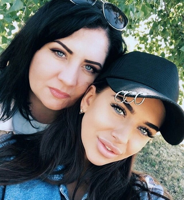 Фанаты обсудили совместное фото Татьяны Мусульбес с мамой