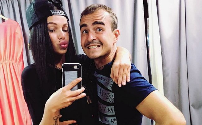 Денис Ковалев просит помощи на шоу «Пламя любви»