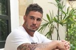 Захар Саленко нашёл утешение в объятиях шикарной блондинки