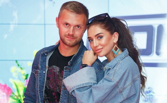 Виктор Литвинов: У меня кафе, у Тани салон
