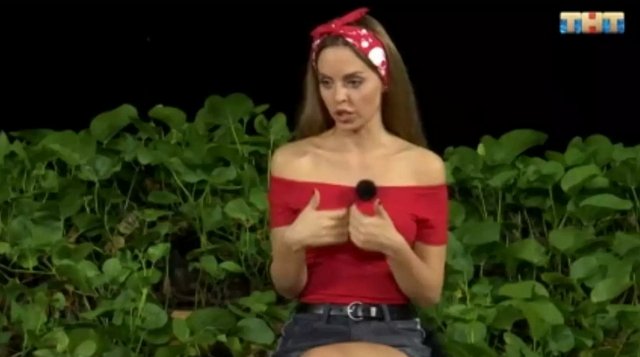 Мнение: Ефременкова подражает Ольге Бузовой?