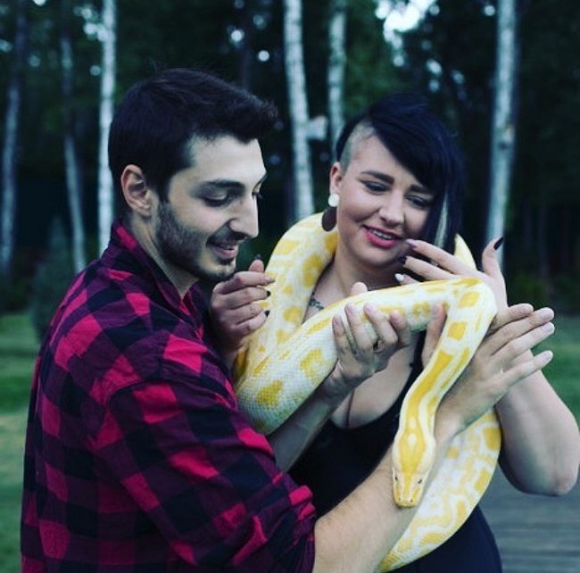 Александра Черно: Ему всегда нужно меня довести