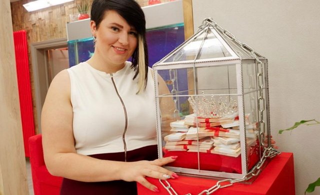 Анастасия Толстихина: Она сама срач похуже устраивает!